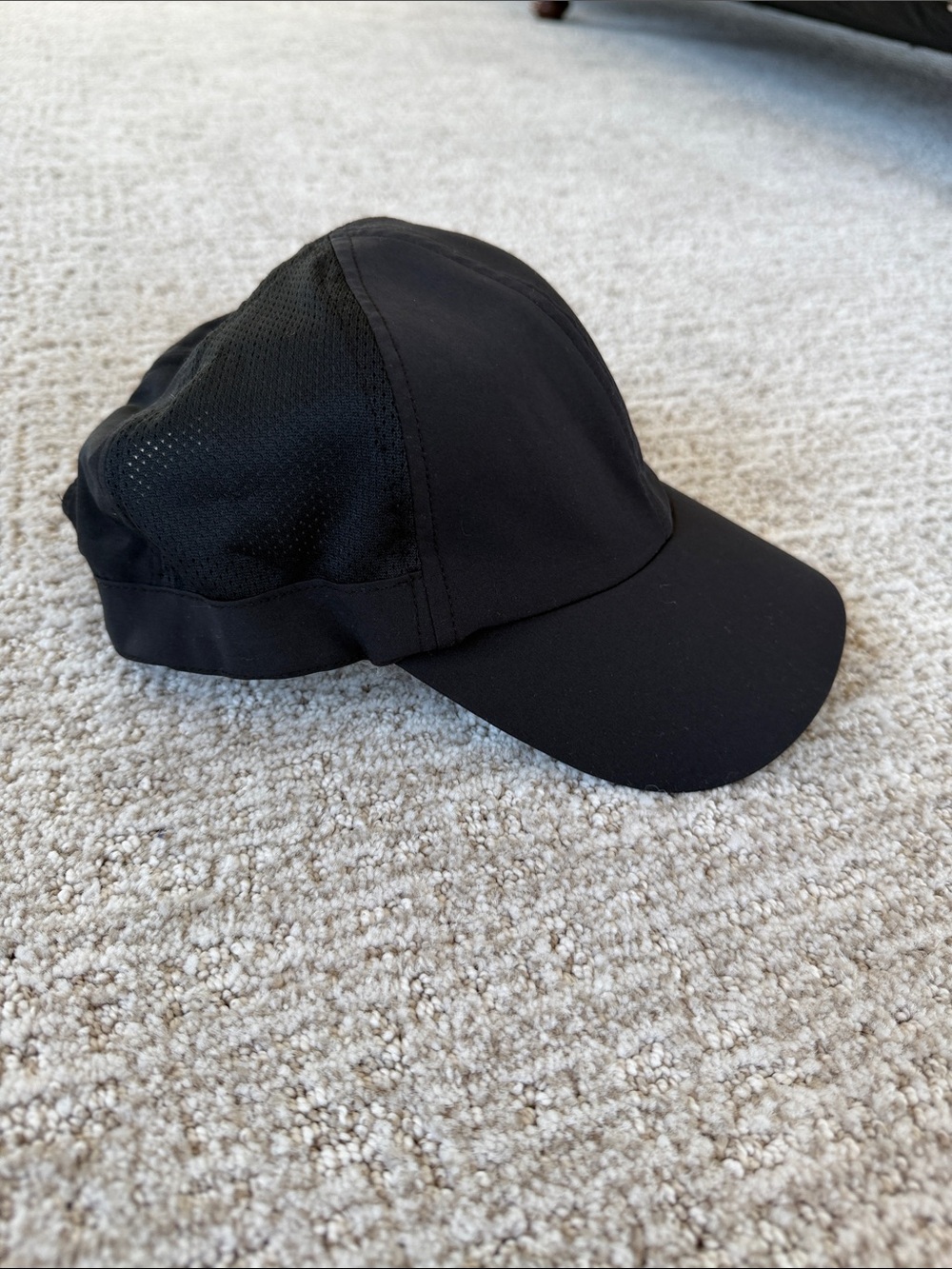 Under Armour Black Cap with Silver Logo - Picture 2 of 5